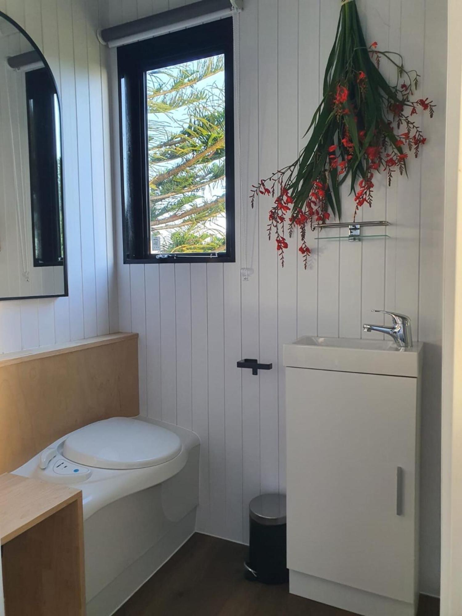 The Kauri Getaway By Tiny Away Villa Waitoki Kültér fotó